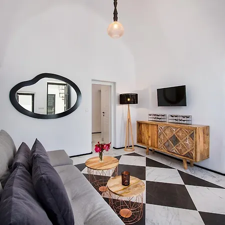 Mirinda Villa *