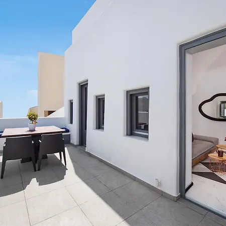 Mirinda Willa Fira (Santorini)